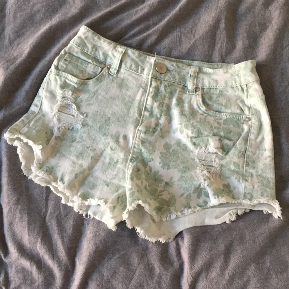 High waisted GREEN PAISLEY shorts